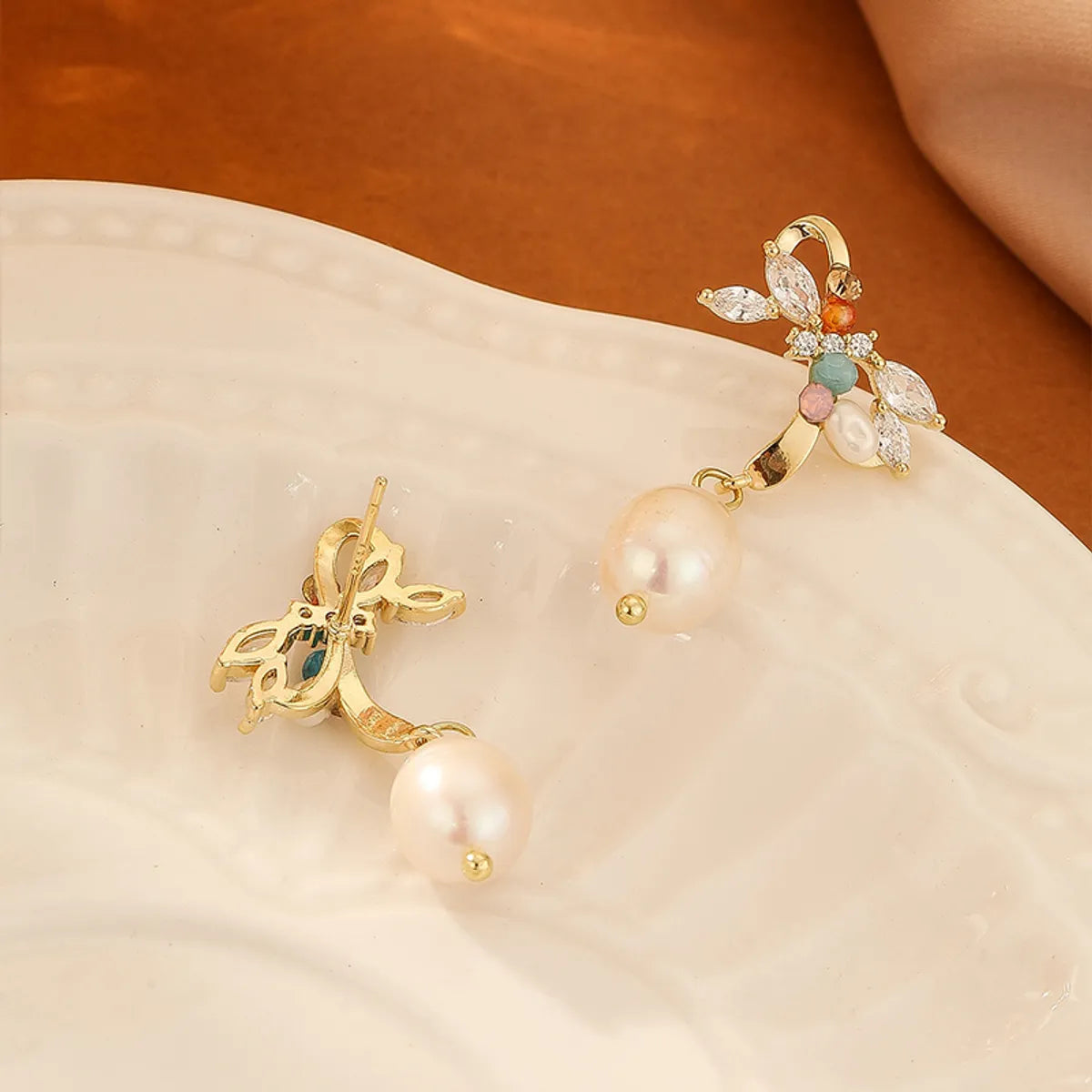 1 Pair Elegant Retro Bow Knot Inlay Freshwater Pearl Copper Agate Zircon Drop Earrings