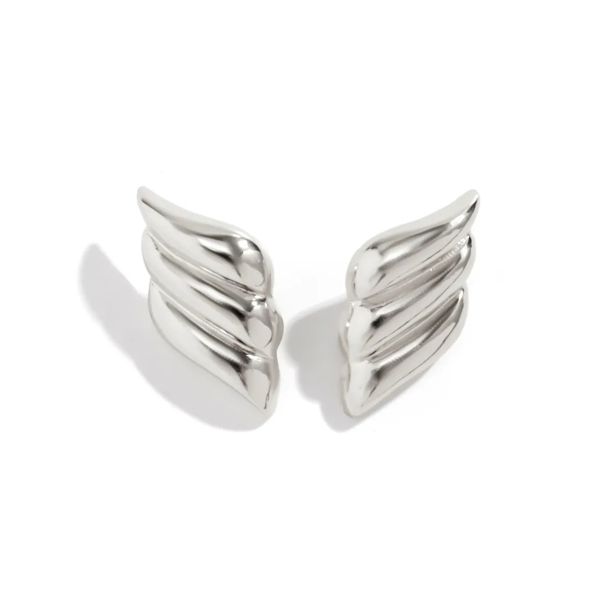 1 Pair Elegant Retro Classic Style Wings Three-dimensional Alloy Ear Studs