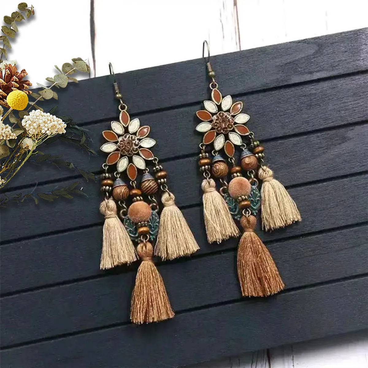 1 Pair Elegant Retro Ethnic Style Leaf Alloy Wood Shell Drop Earrings