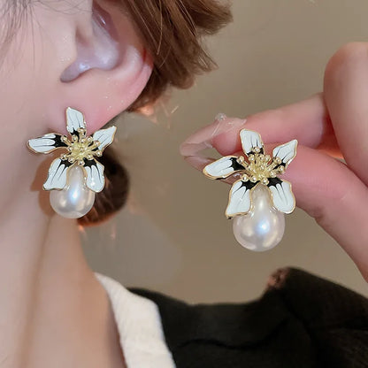 1 Pair Elegant Retro Flower Enamel Inlay Alloy Artificial Pearls Ear Studs