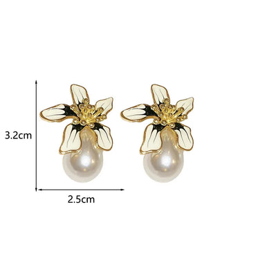 1 Pair Elegant Retro Flower Enamel Inlay Alloy Artificial Pearls Ear Studs