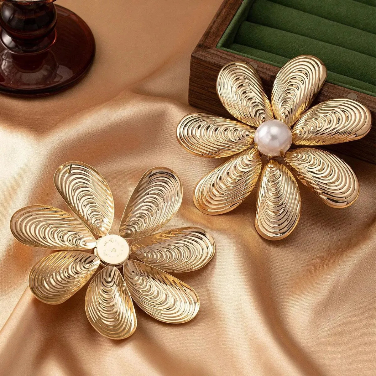 1 Pair Elegant Retro Flower Plating Metal Ear Studs