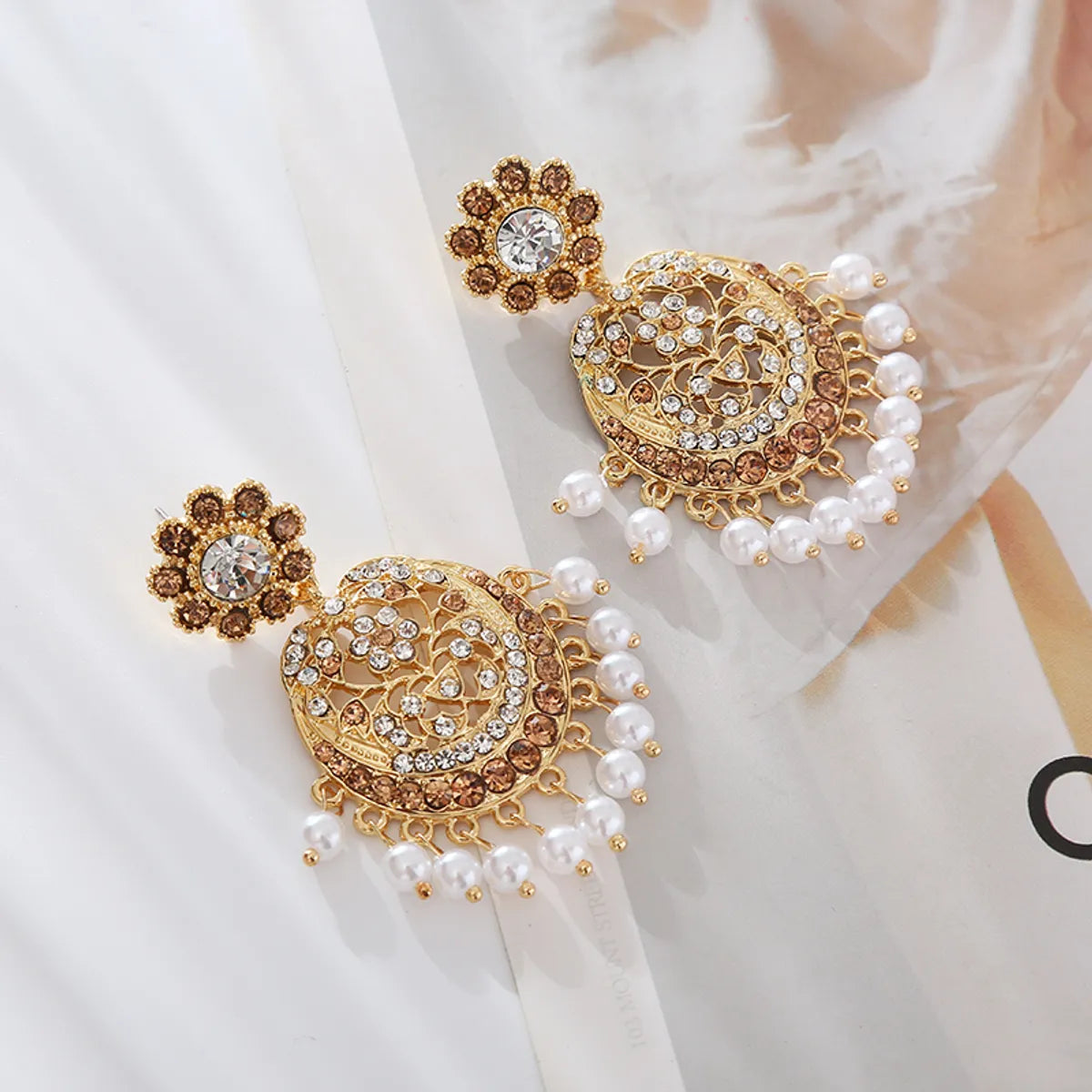 1 Pair Elegant Retro Flower Tassel Pearl Inlay Alloy Rhinestones Drop Earrings