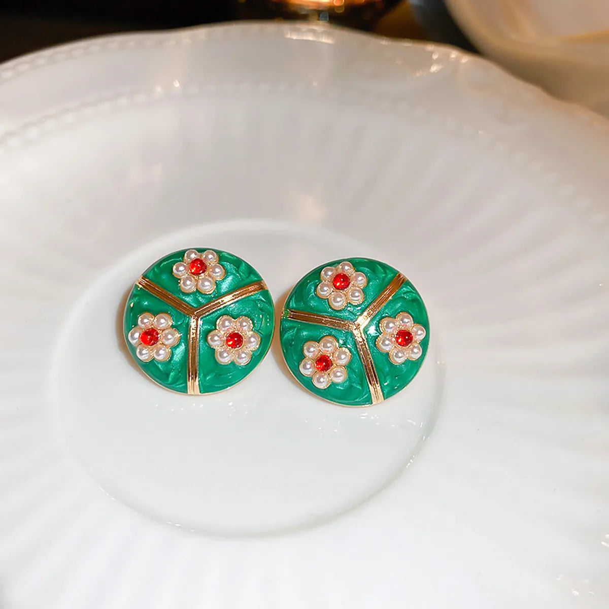 1 Pair Elegant Retro Geometric Enamel Alloy Ear Studs