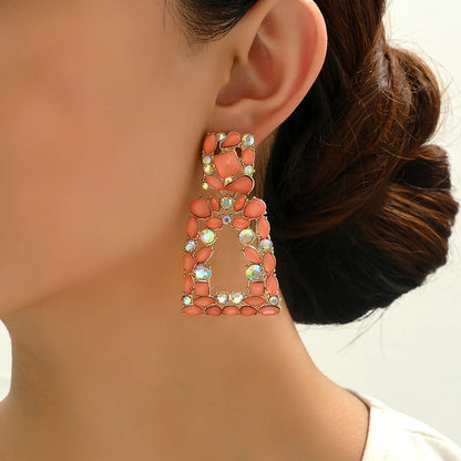 1 Pair Elegant Retro Geometric Trapezoid Hollow Out Inlay Zinc Alloy Rhinestones Drop Earrings