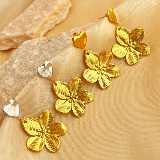 1 Pair Elegant Retro Heart Shape Flower Plating 201 Stainless Steel 18K Gold Plated Drop Earrings