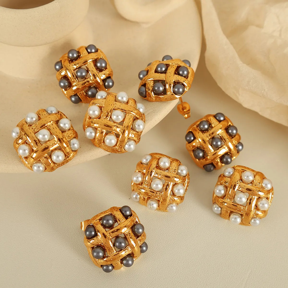 1 Pair Elegant Retro IG Style Rhombus Polishing Plating Inlay 304 Stainless Steel Artificial Pearls 18K Gold Plated Ear Studs