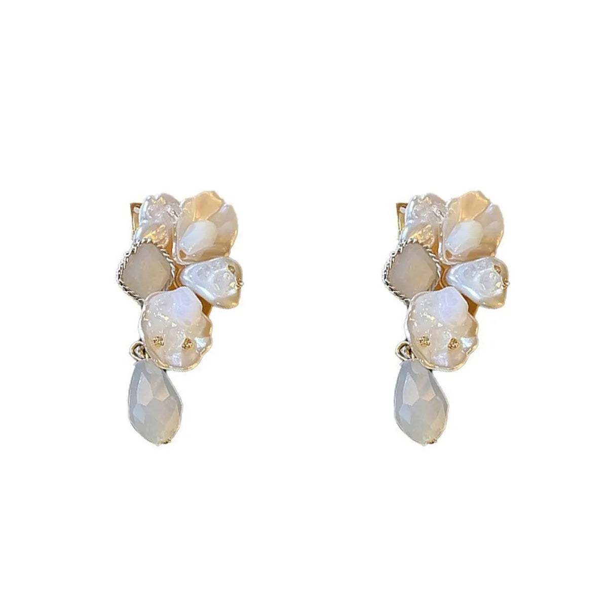 1 Pair Elegant Retro Lady Geometric Flower Inlay Imitation Pearl Zircon Drop Earrings