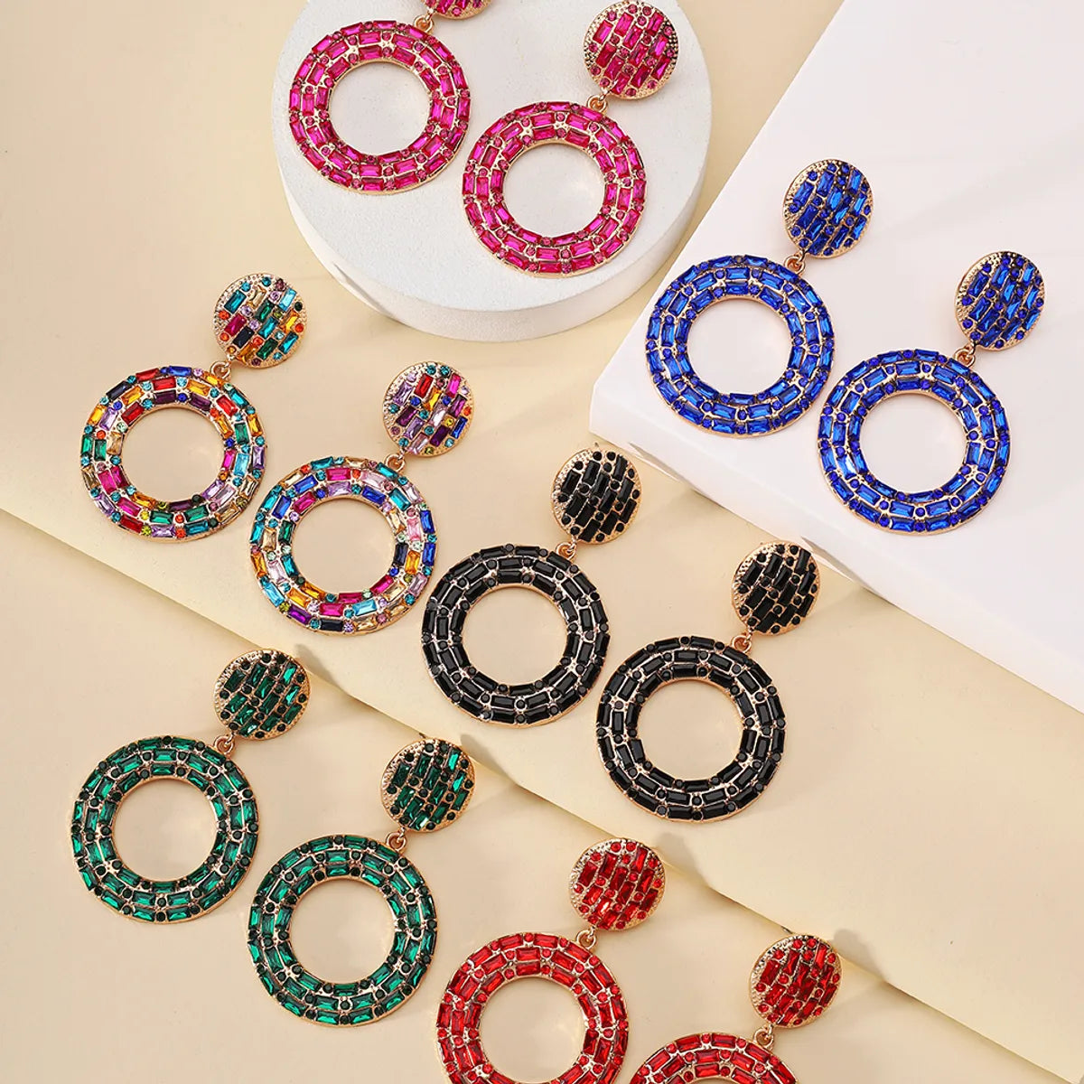 1 Pair Elegant Retro Round Plating Inlay Zinc Alloy Resin Drop Earrings