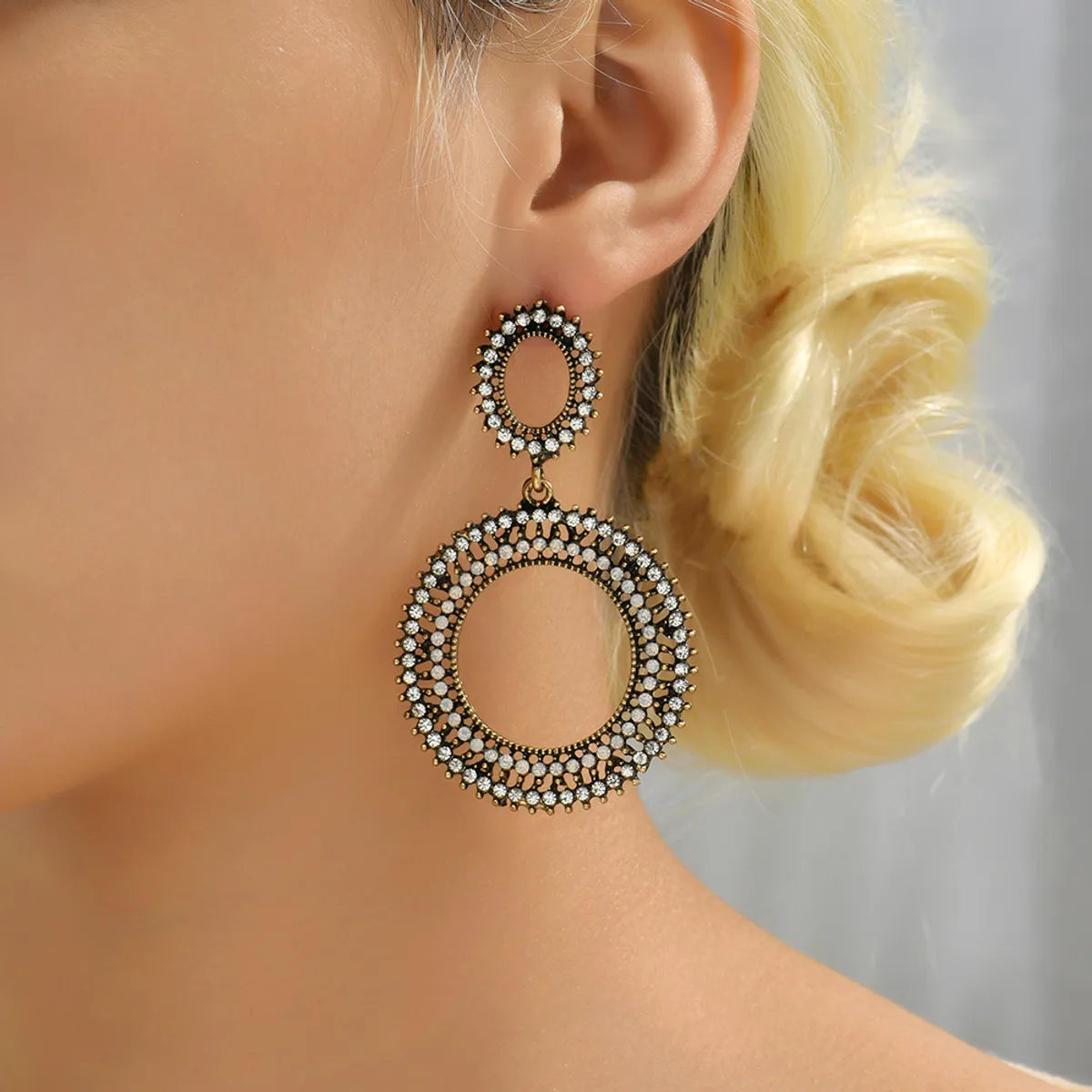 1 Pair Elegant Retro Round Plating Inlay Zinc Alloy Rhinestones Dangling Earrings