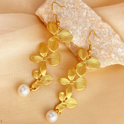 1 Pair Elegant Retro Shamrock Inlay 304 Stainless Steel Pearl 18K Gold Plated Drop Earrings