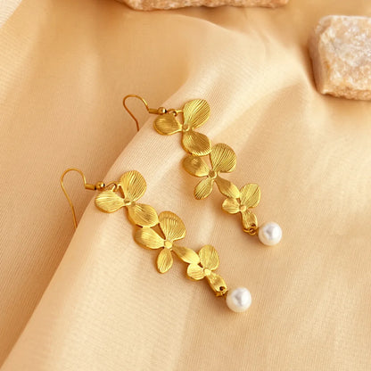 1 Pair Elegant Retro Shamrock Inlay 304 Stainless Steel Pearl 18K Gold Plated Drop Earrings