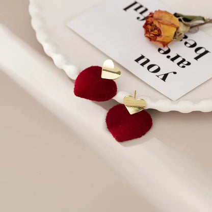 1 Pair Elegant Romantic Heart Shape Alloy Ear Studs