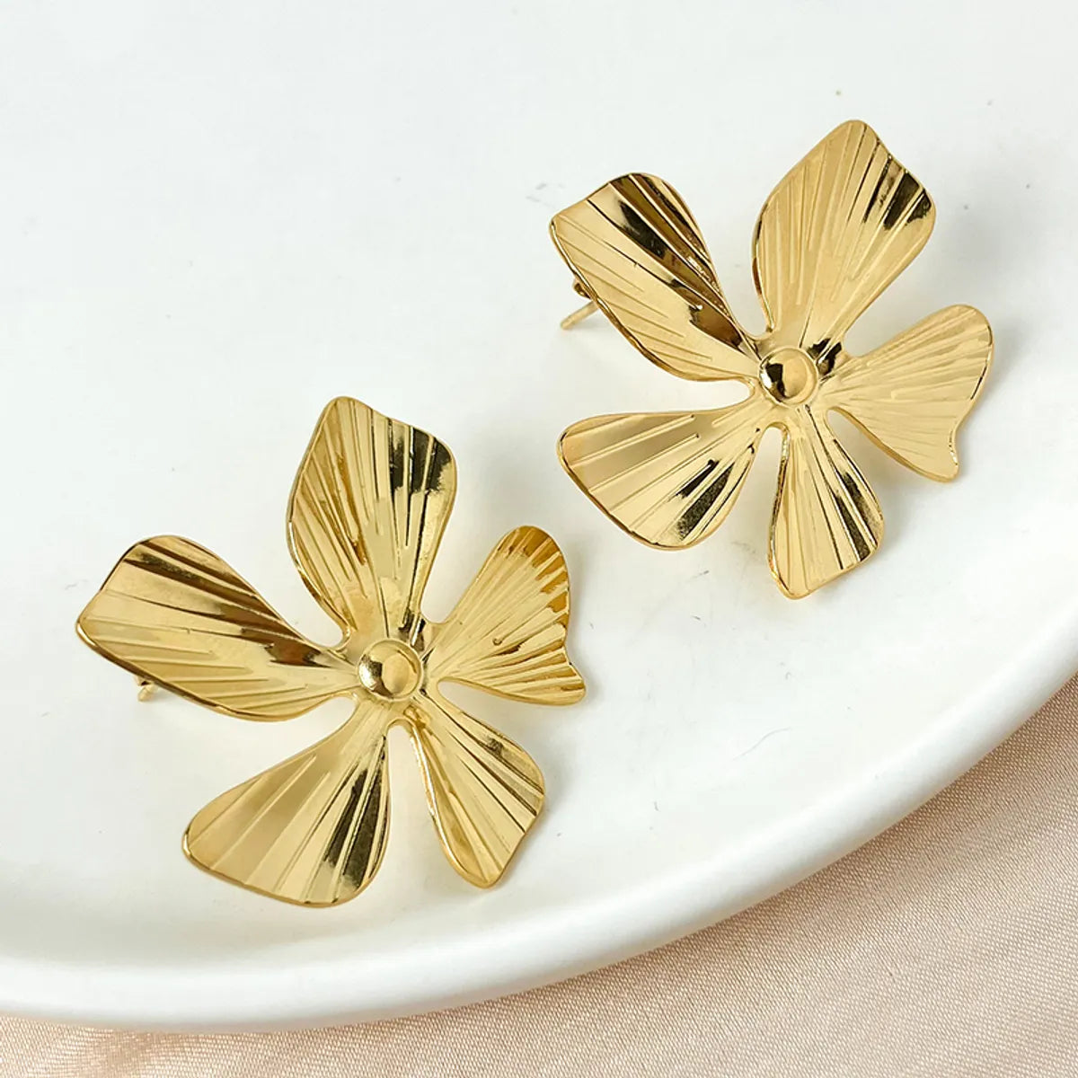 1 Pair Elegant Romantic Sweet Flower Plating Stainless Steel Gold Plated Ear Studs