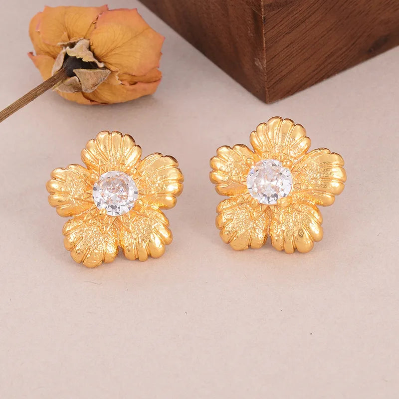 1 Pair Elegant Rose Flower Plating Inlay Copper Pearl Zircon 18K Gold Plated Ear Studs