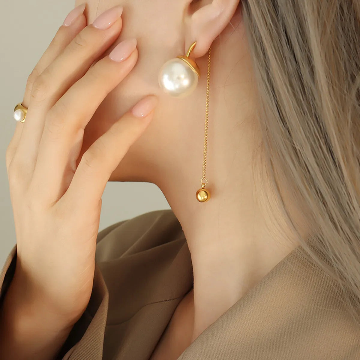 1 Pair Elegant Round Imitation Pearl Plating Women's Drop Earrings