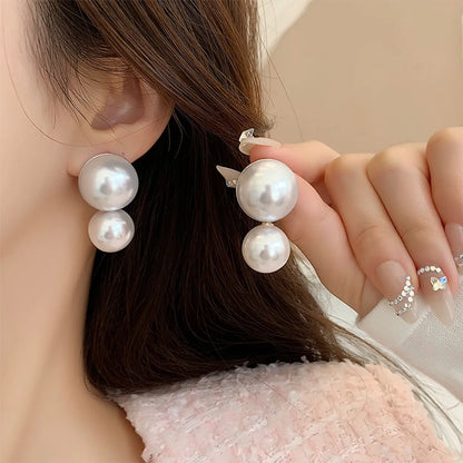 1 Pair Elegant Round Inlay Arylic Alloy Artificial Pearls White Gold Plated Drop Earrings