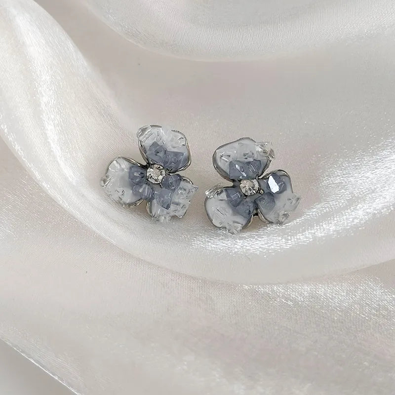 1 Pair Elegant Shiny Flower Inlay Zinc Alloy Rhinestones