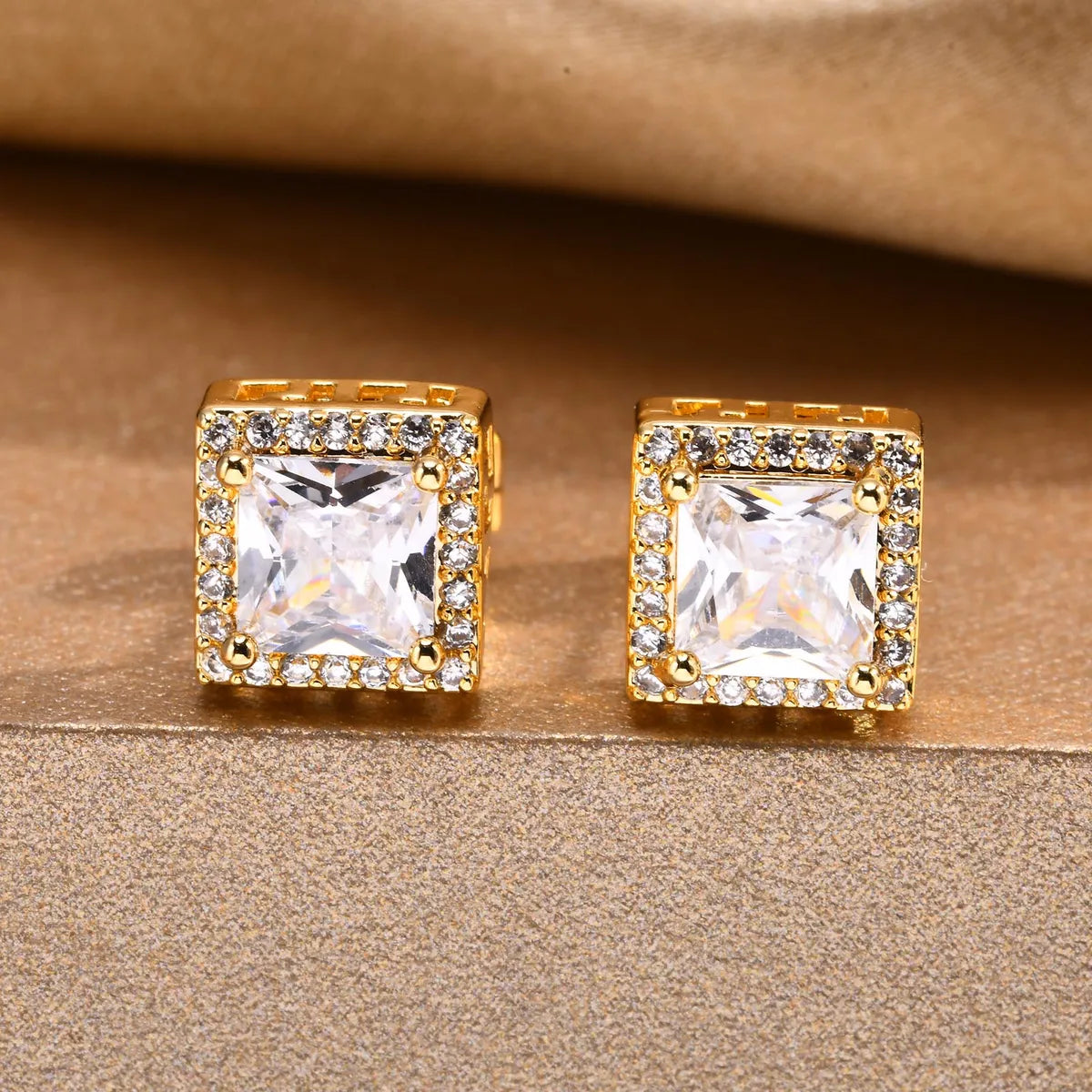 1 Pair Elegant Shiny Geometric Inlay Copper Alloy Zircon 18K Gold Plated Ear Studs