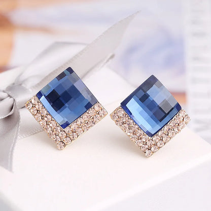 1 Pair Elegant Shiny Rhombus Plating Inlay Alloy Artificial Rhinestones 18k Gold Plated Ear Studs