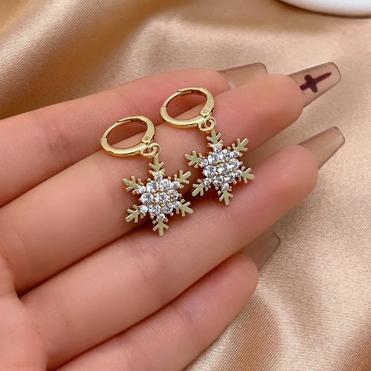 1 Pair Elegant Shiny Snowflake Plating Inlay Copper Zircon White Gold Plated Gold Plated Drop Earrings