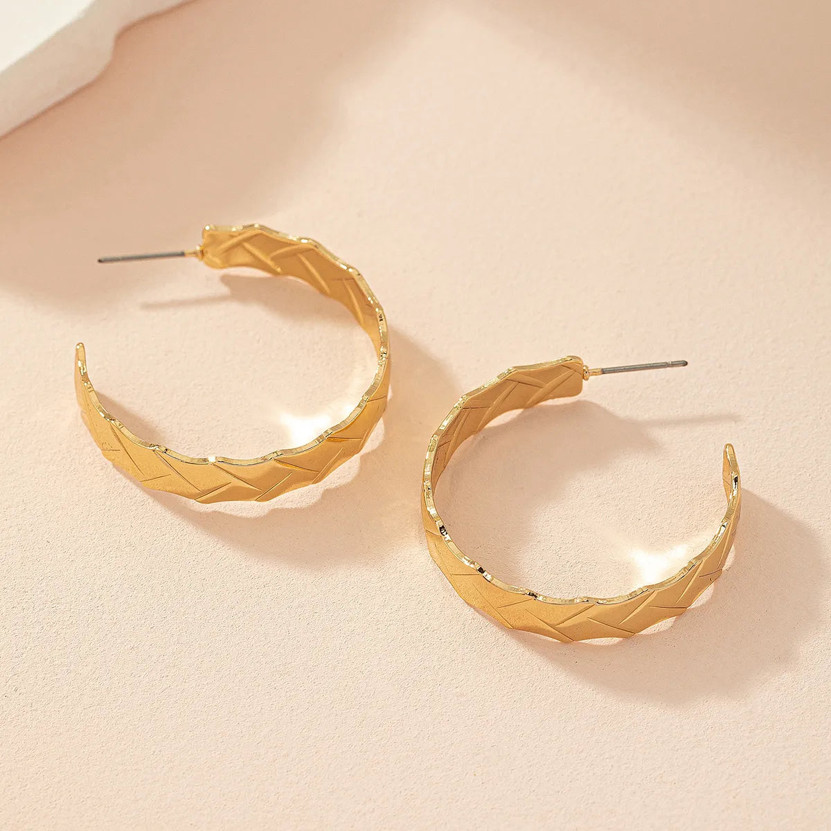 1 Pair Elegant Simple Style C Shape Iron Ear Studs