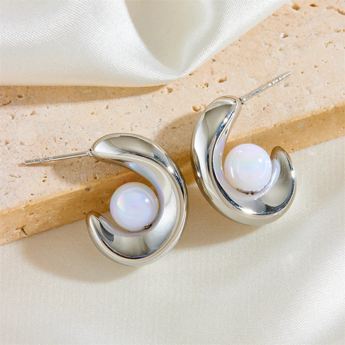 1 Pair Elegant Simple Style C Shape Plating Inlay Stainless Steel Artificial Pearls 18k Gold Plated Ear Studs