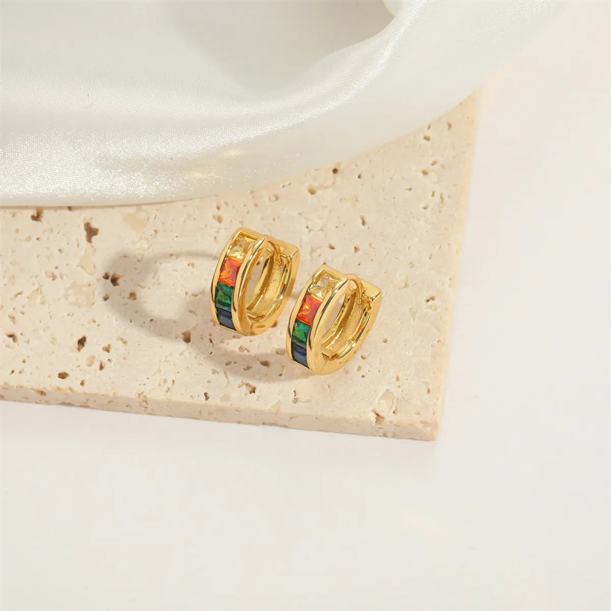 1 Pair Elegant Simple Style Classic Style Solid Color Inlay Copper Zircon 14K Gold Plated Earrings