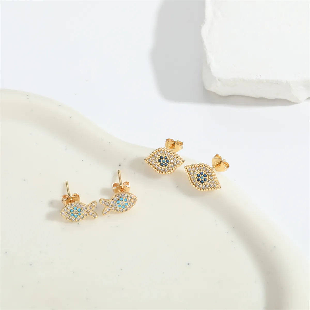 1 Pair Elegant Simple Style Commute Devil'S Eye Enamel Inlay Copper Zircon 14K Gold Plated Ear Studs