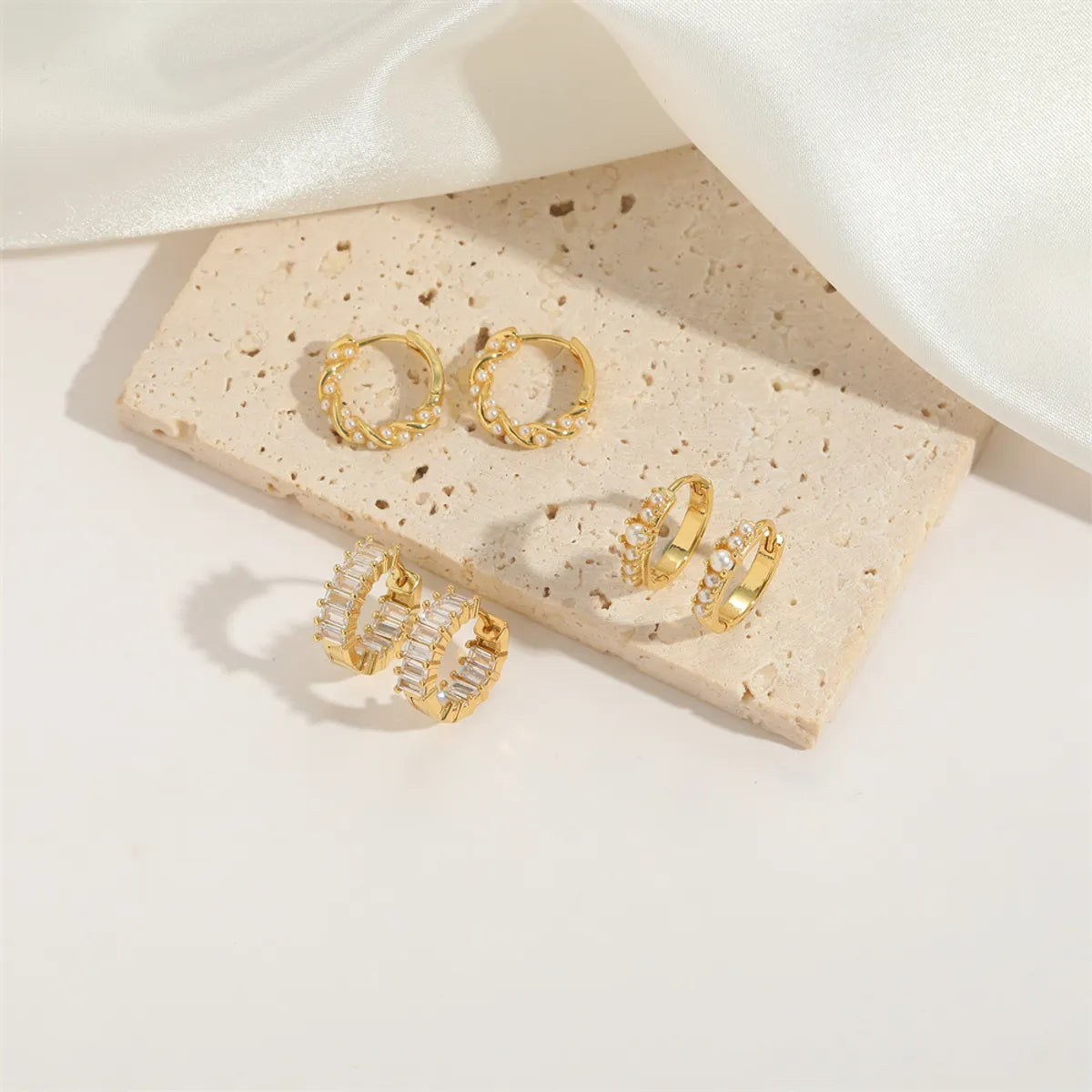 1 Pair Elegant Simple Style Commute Solid Color Plating Inlay Copper Zircon 14K Gold Plated Earrings