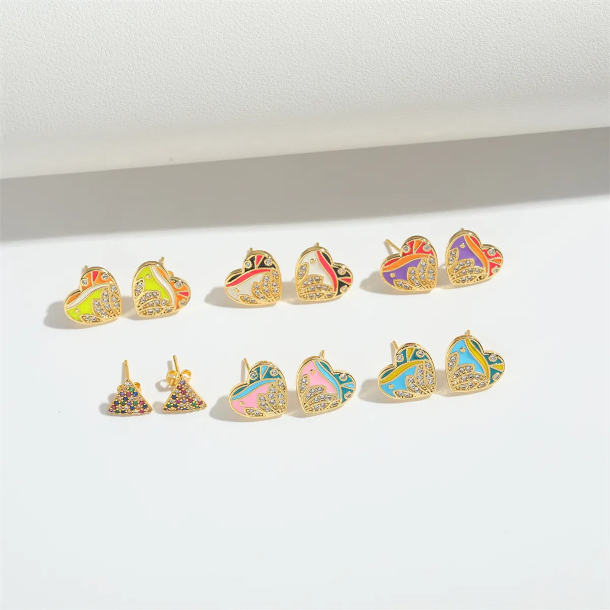 1 Pair Elegant Simple Style Commute Triangle Heart Shape Enamel Inlay Copper Zircon 14K Gold Plated Ear Studs