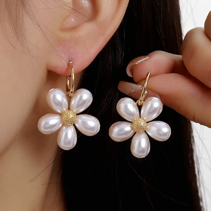 1 Pair Elegant Simple Style Flower Inlay Alloy Pearl Drop Earrings