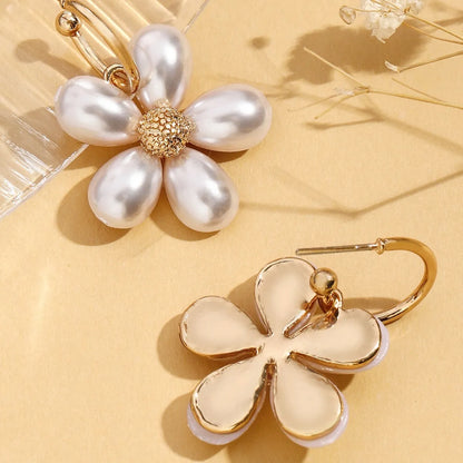 1 Pair Elegant Simple Style Flower Inlay Alloy Pearl Drop Earrings