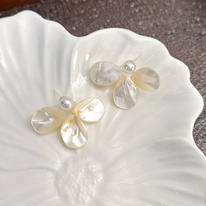 1 Pair Elegant Simple Style Flower Inlay Shell Pearl Ear Studs