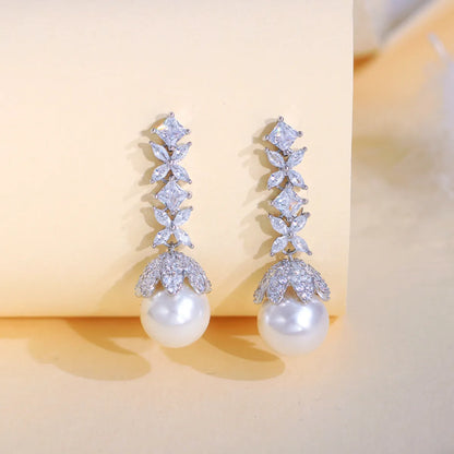 1 Pair Elegant Simple Style Flower Petal Plating Inlay Copper Artificial Pearls Zircon White Gold Plated Drop Earrings