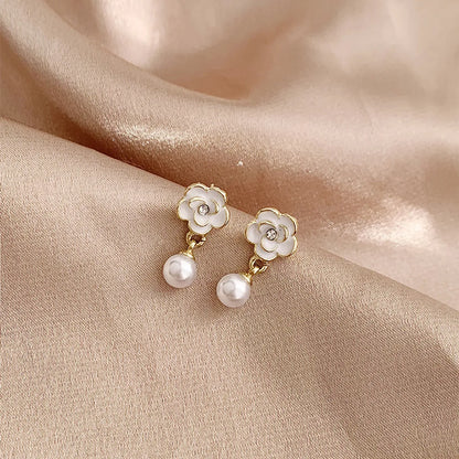 1 Pair Elegant Simple Style Flower Plating Inlay Alloy Artificial Pearls Gold Plated Drop Earrings