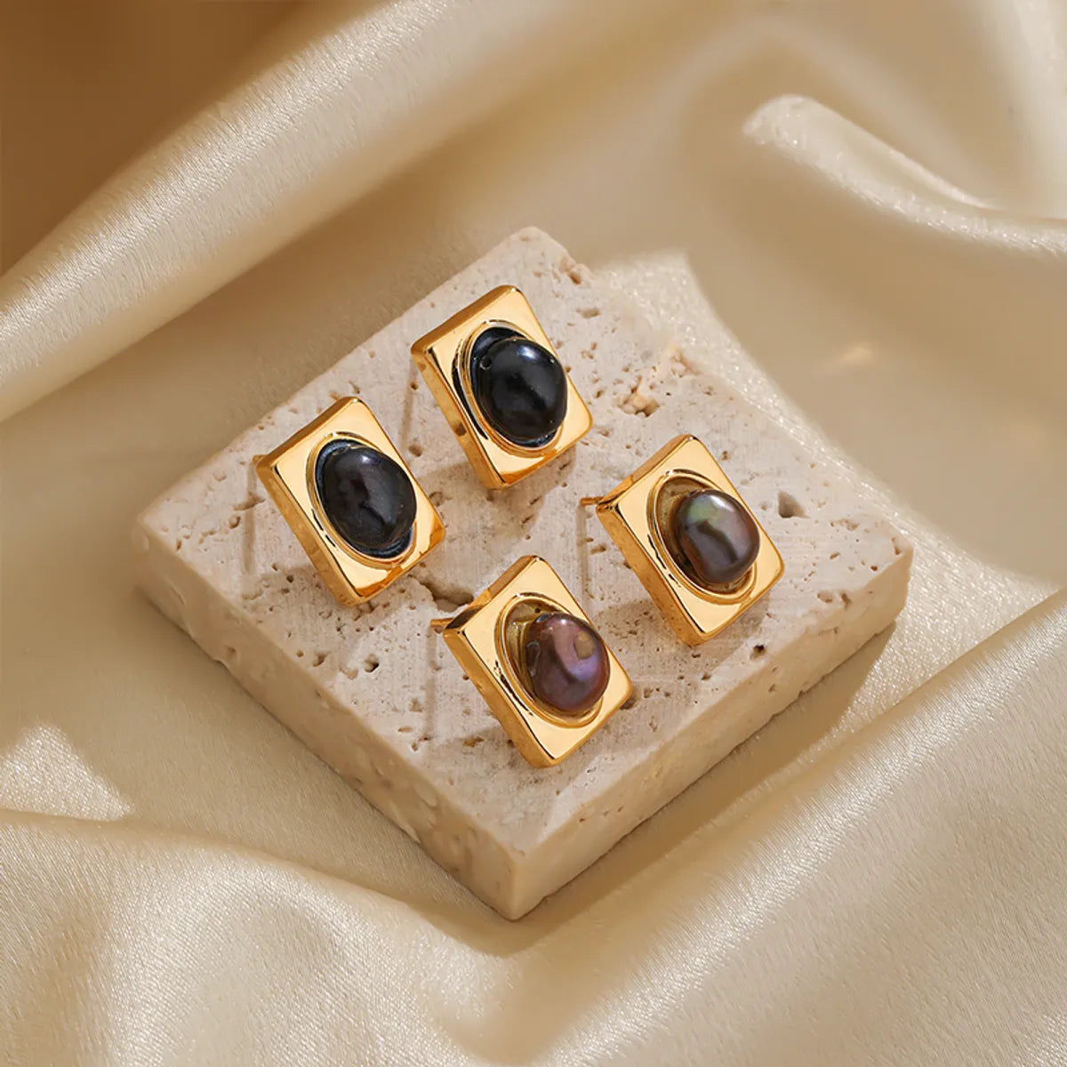 1 Pair Elegant Simple Style Geometric Freshwater Pearl Copper Pearl 18k Gold Plated Ear Studs