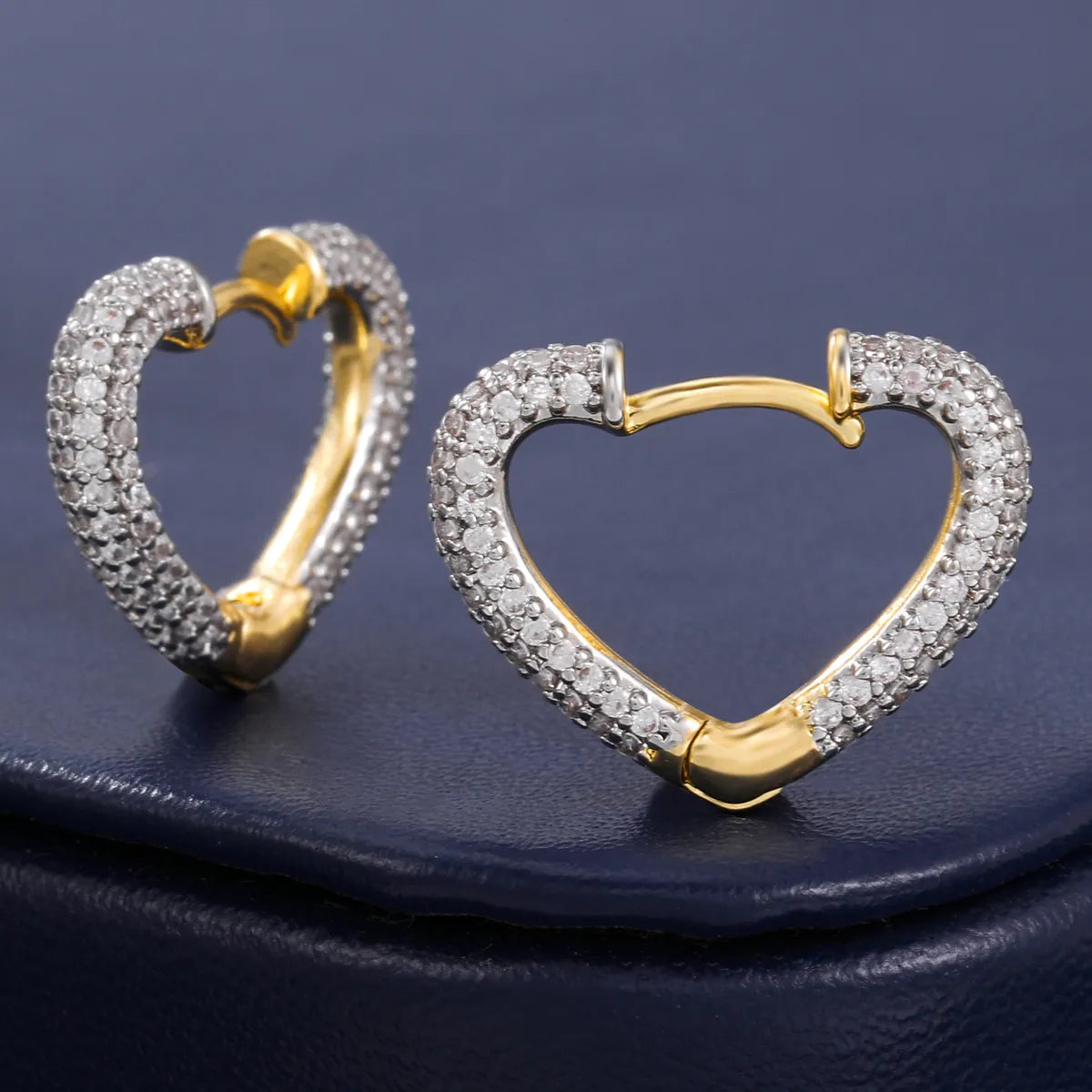 1 Pair Elegant Simple Style Geometric Heart Shape Inlay Copper Zircon 18K Gold Plated Silver Plated Earrings