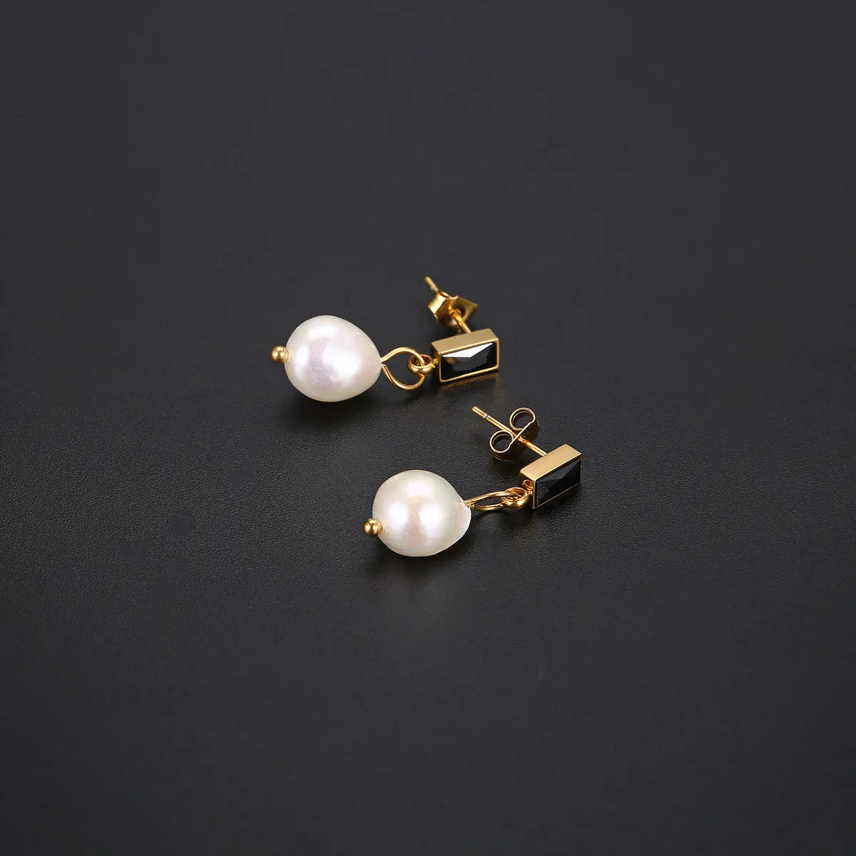 1 Pair Elegant Simple Style Geometric Plating Inlay Stainless Steel Freshwater Pearl Zircon 18k Gold Plated Drop Earrings