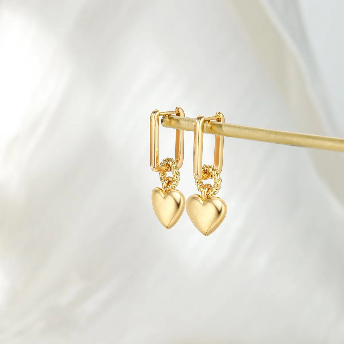 1 Pair Elegant Simple Style Heart Shape Brass 14K Gold Plated Drop Earrings