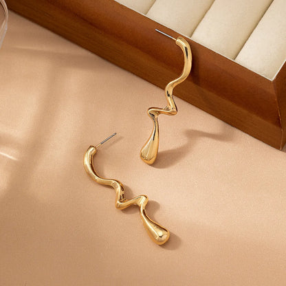 1 Pair Elegant Simple Style Irregular Lines Alloy 14K Gold Plated Ear Studs