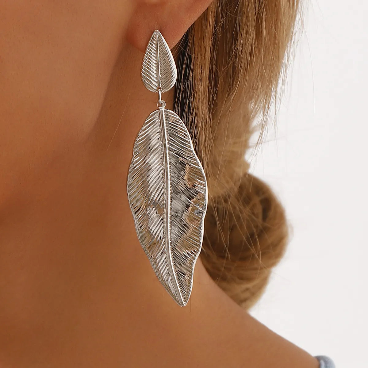 1 Pair Elegant Simple Style Leaf Iron Drop Earrings