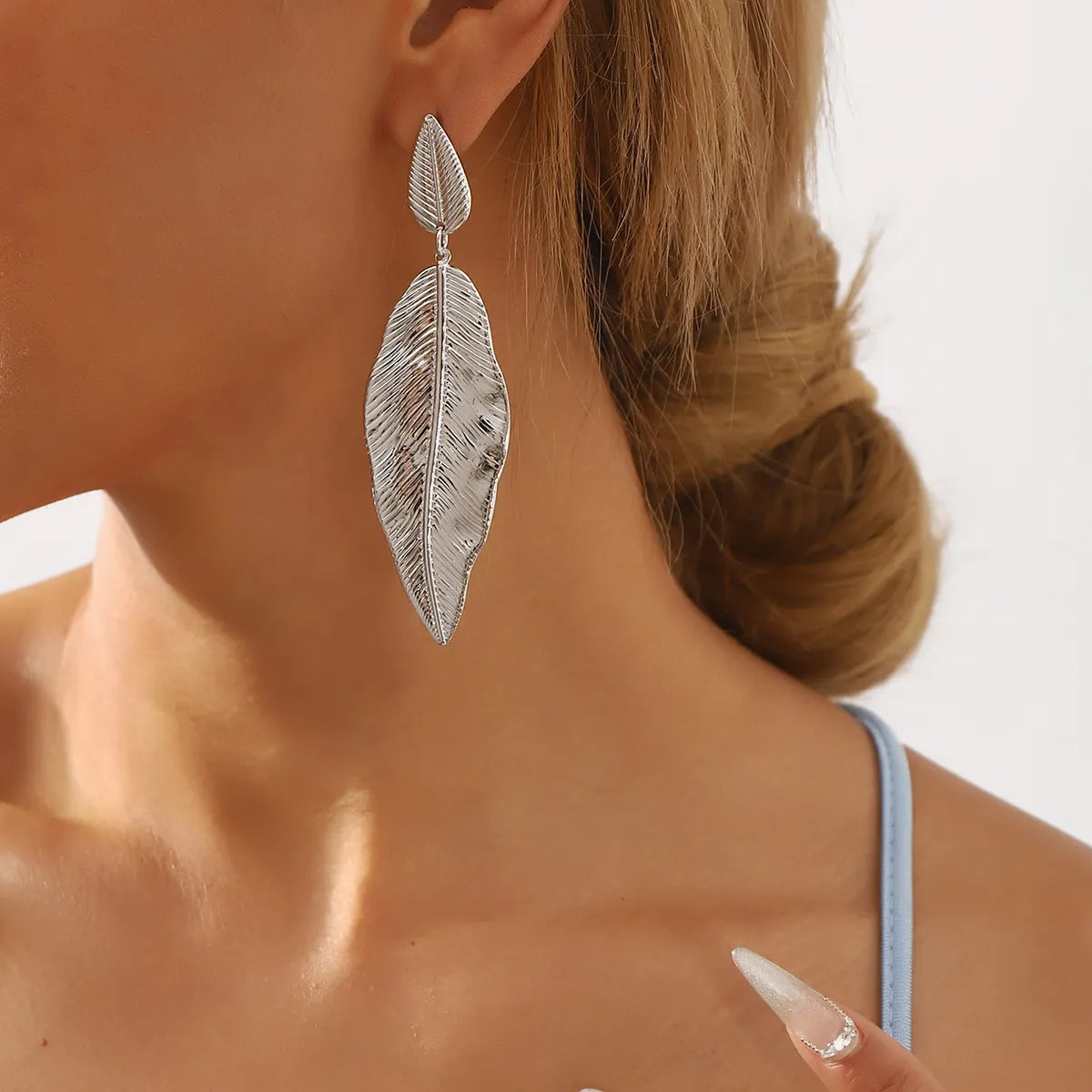 1 Pair Elegant Simple Style Leaf Iron Drop Earrings