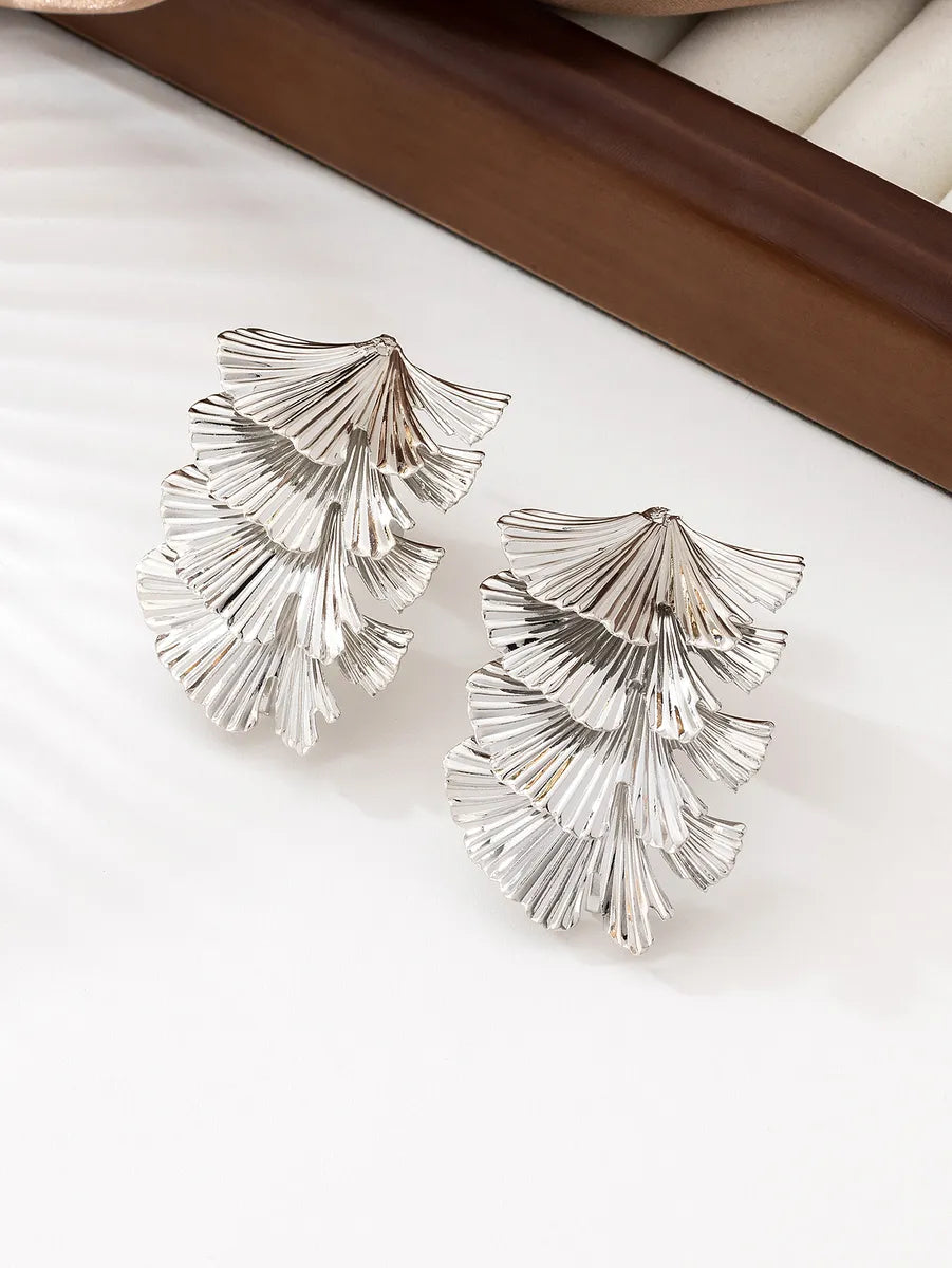 1 Pair Elegant Simple Style Leaves Plant Pleated Titanium Steel Iron White Gold Plated Gold Plated Ear Studs