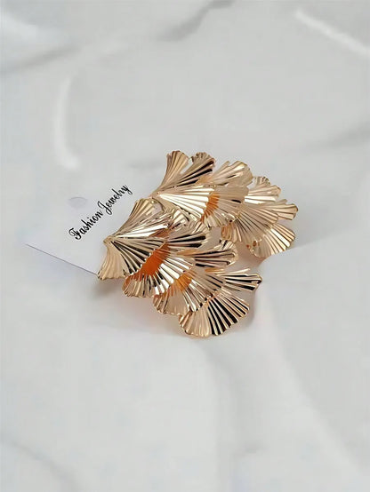 1 Pair Elegant Simple Style Leaves Plant Pleated Titanium Steel Iron White Gold Plated Gold Plated Ear Studs