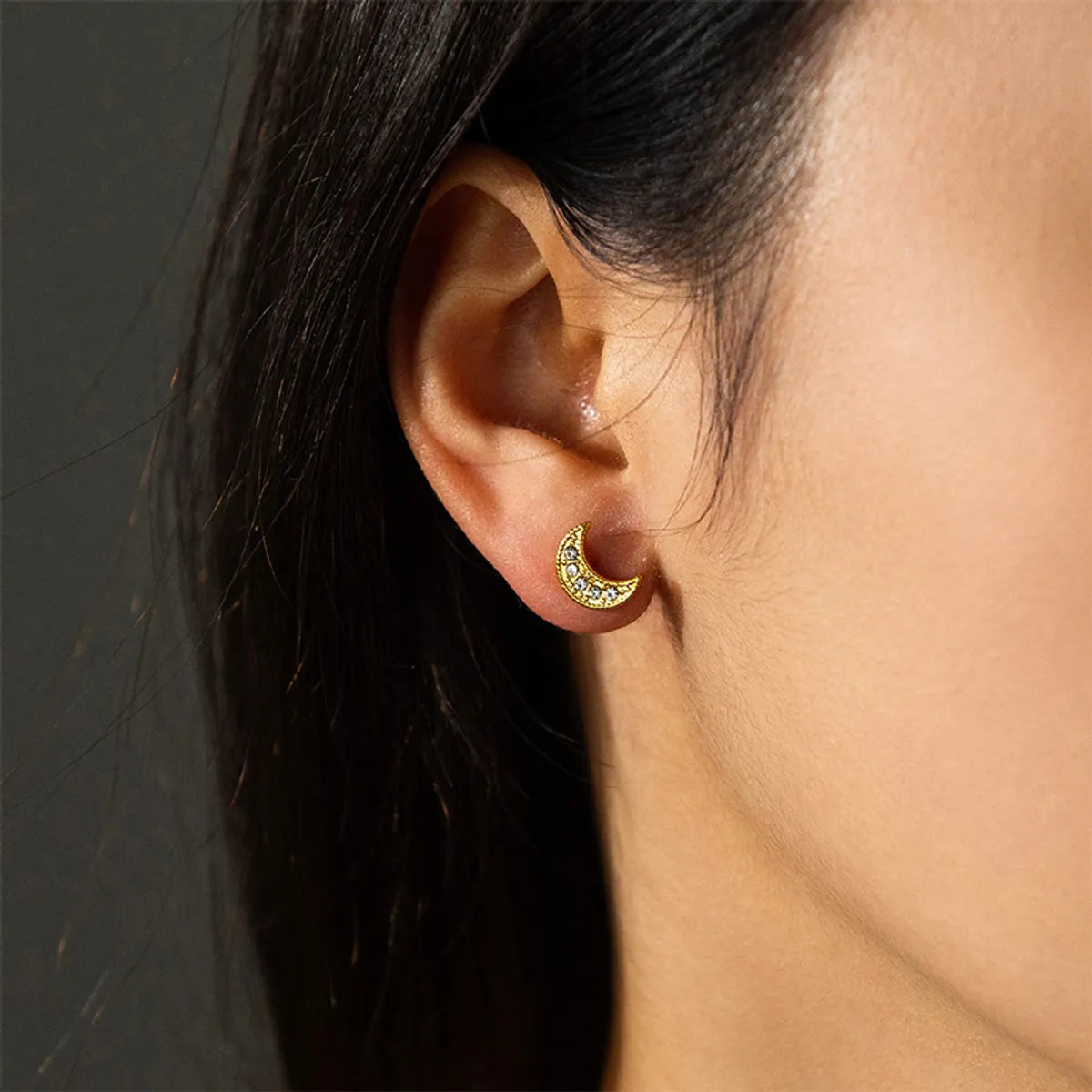 1 Pair Elegant Simple Style Moon Plating Inlay Stainless Steel Zircon 18k Gold Plated Ear Studs