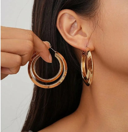 1 Pair Elegant Simple Style Round Alloy Titanium Steel Iron Gold Plated Earrings