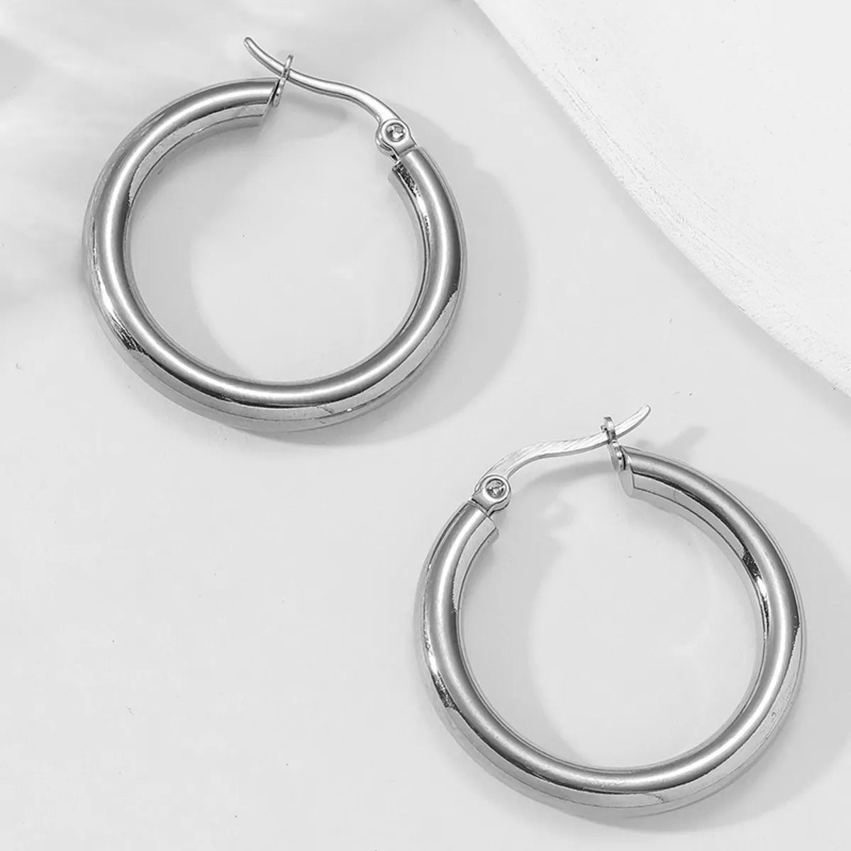 1 Pair Elegant Simple Style Round Polishing Plating Titanium Steel 18K Gold Plated Hoop Earrings