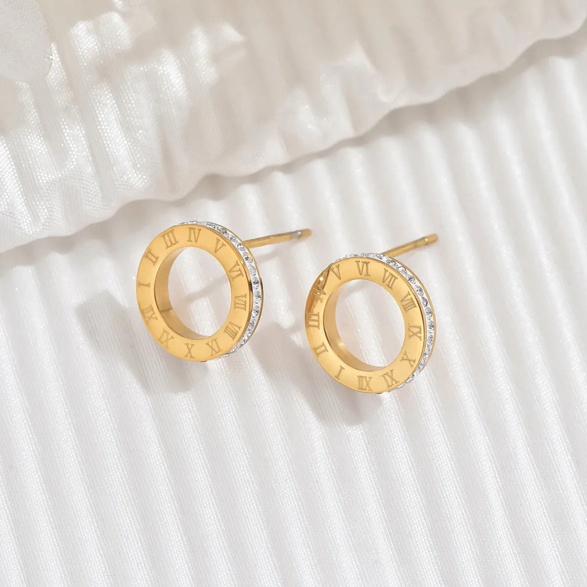 1 Pair Elegant Simple Style Round Roman Numeral Plating Stainless Steel Zircon 14k Gold Plated Ear Studs