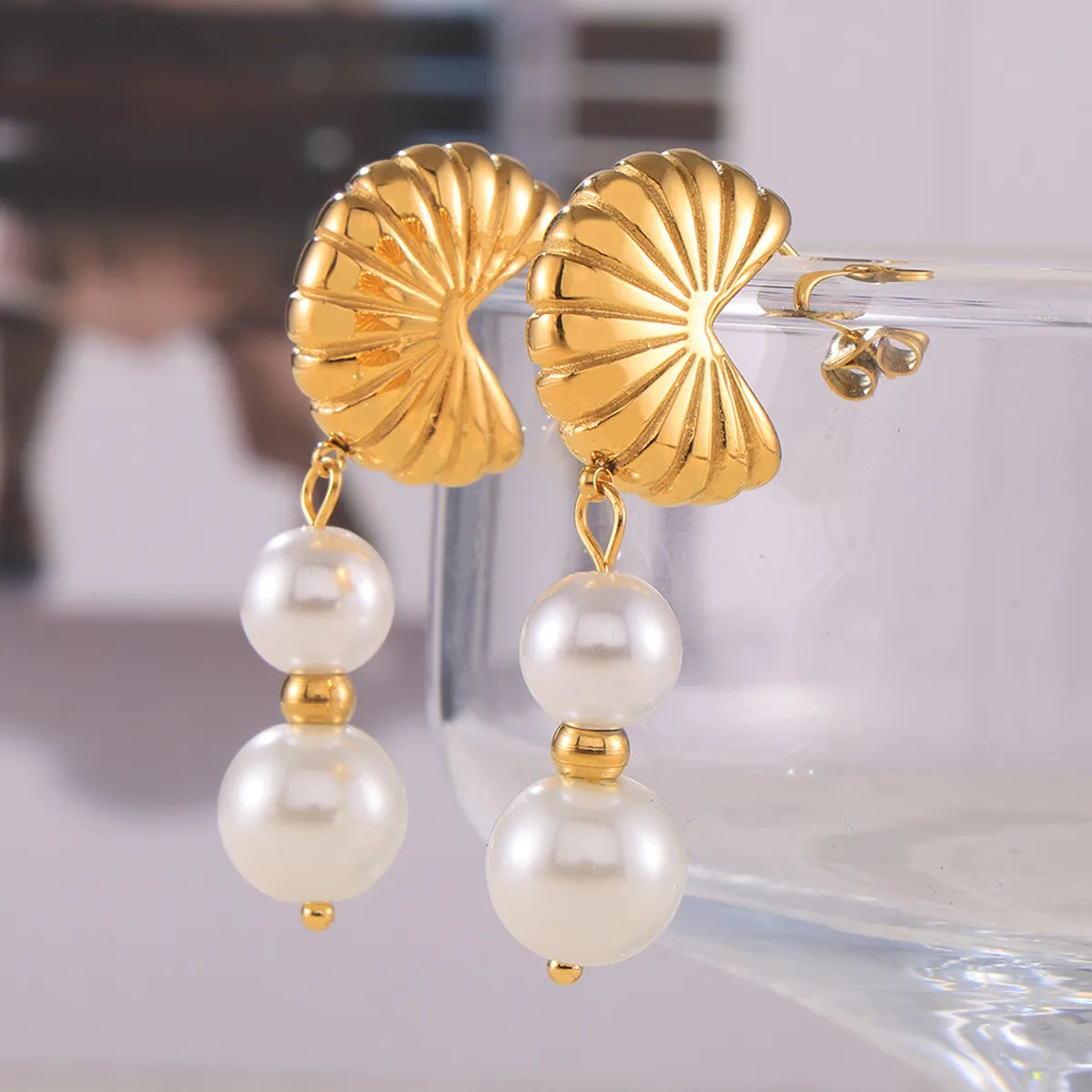 1 Pair Elegant Simple Style Sector Oval Beaded 304 Stainless Steel Artificial Pearl Natural Stone 18K Gold Plated Drop Earrings